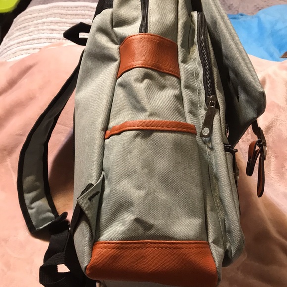 Feskin Trends Vintage Type Laptop Backpack w/USB Charging Port/Lowest Price - Picture 7 of 12